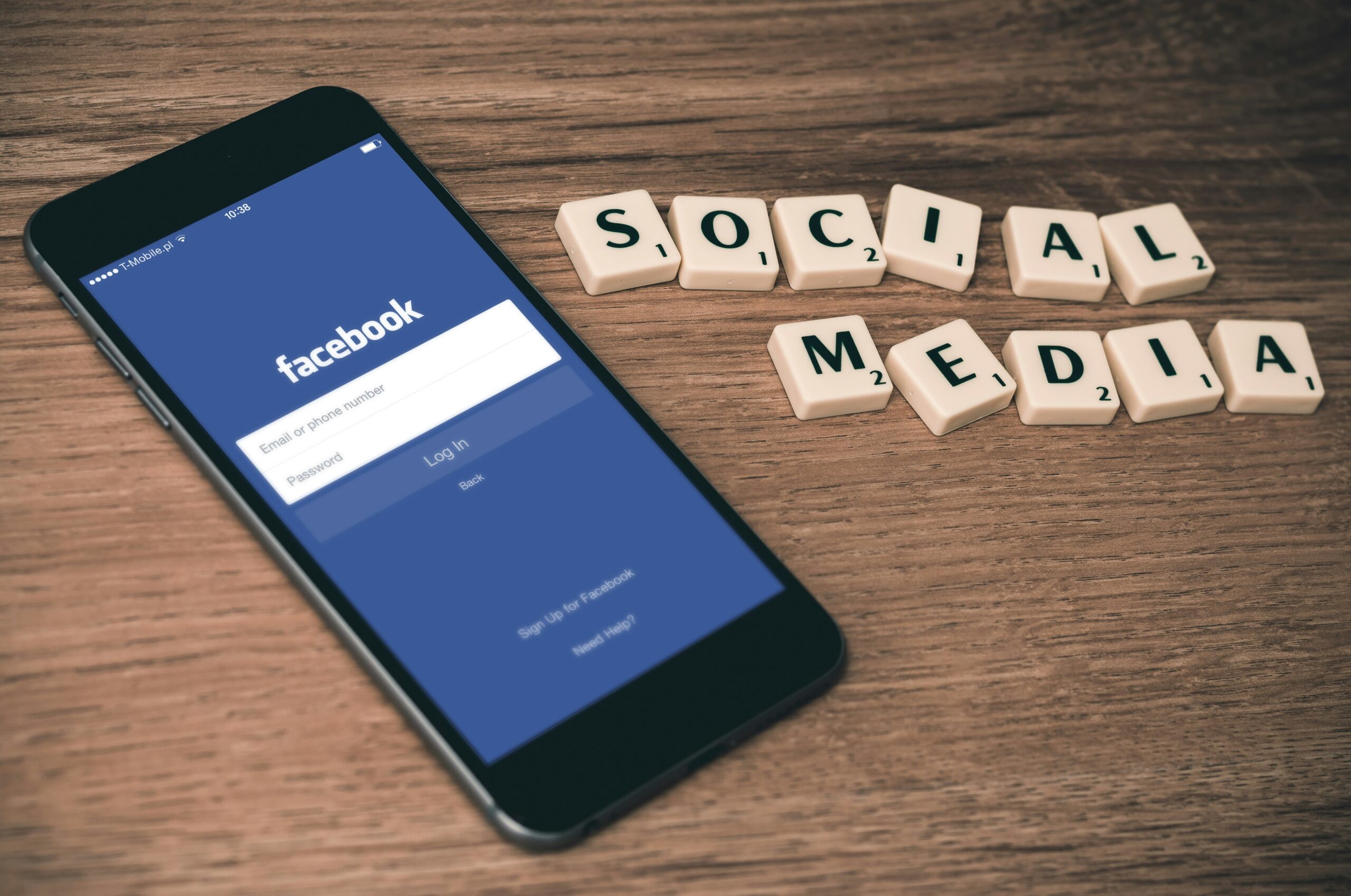 Potencia la presencia en redes sociales y lleva tráfico a ellas, gracias a la importancia del blog en tu página web